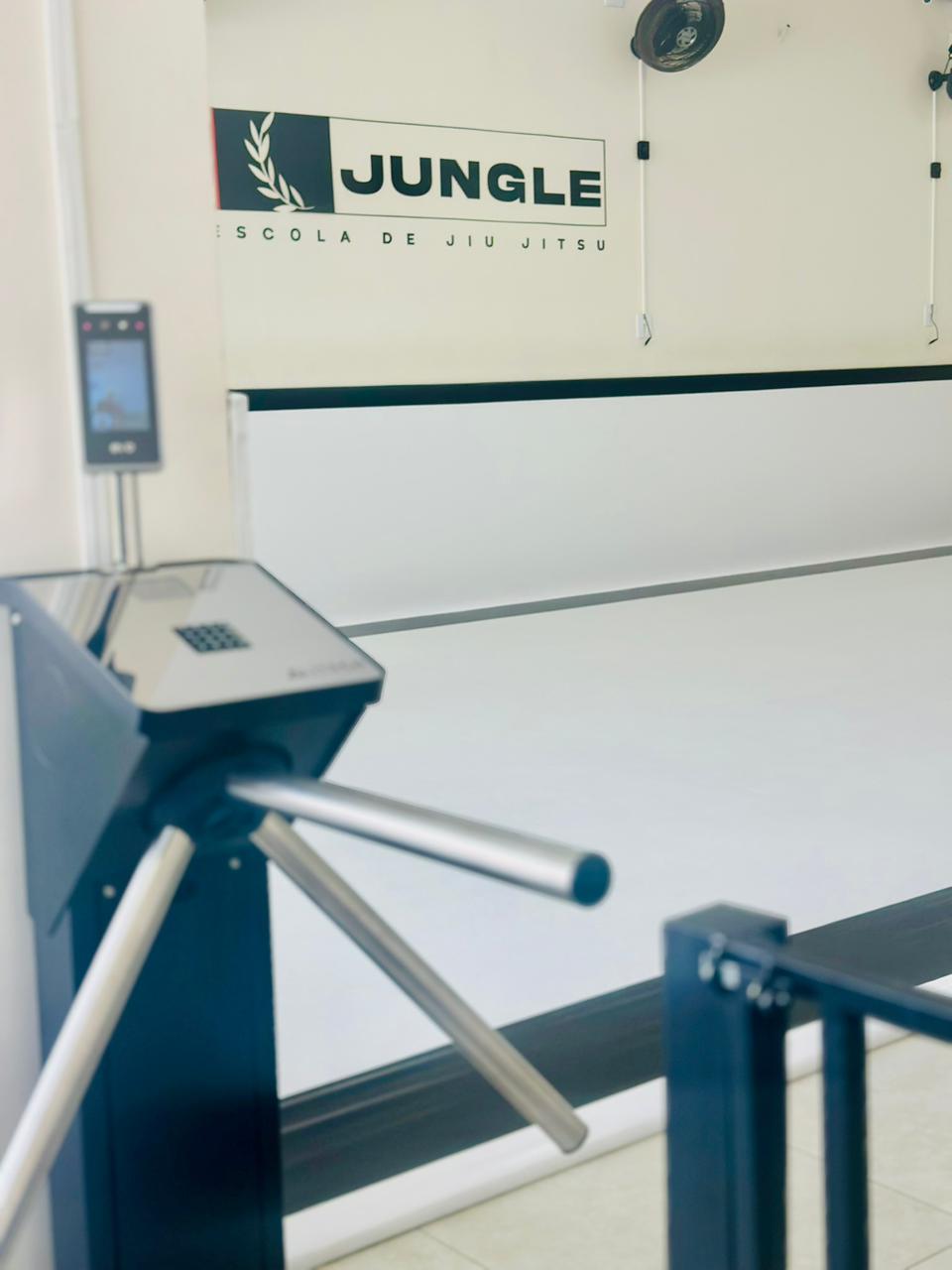 Entrada com catraca eletrônica